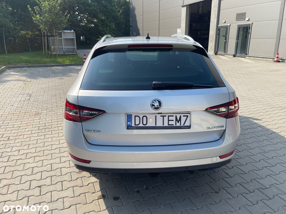 Skoda Superb 2.0 TDI L&K DSG - 5