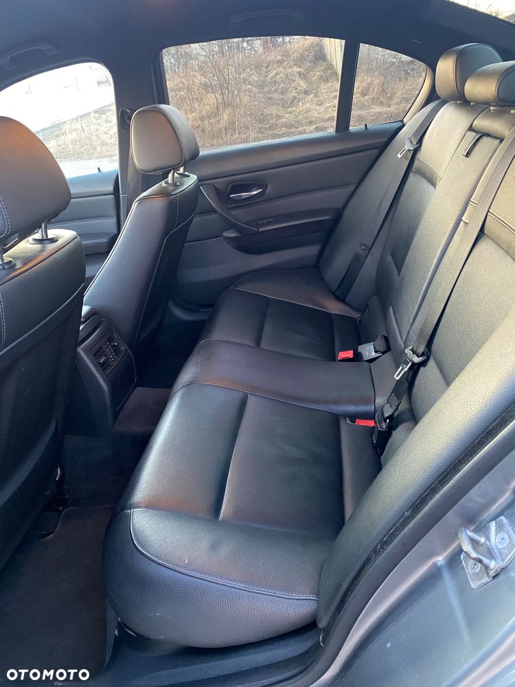 BMW Seria 3 320d Efficient Dynamics - 17