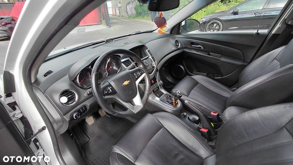Chevrolet Cruze - 11