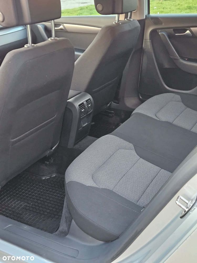 Volkswagen Passat 2012 photo 4