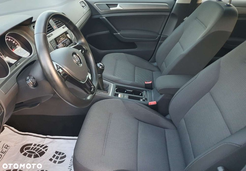 Volkswagen Golf - 21