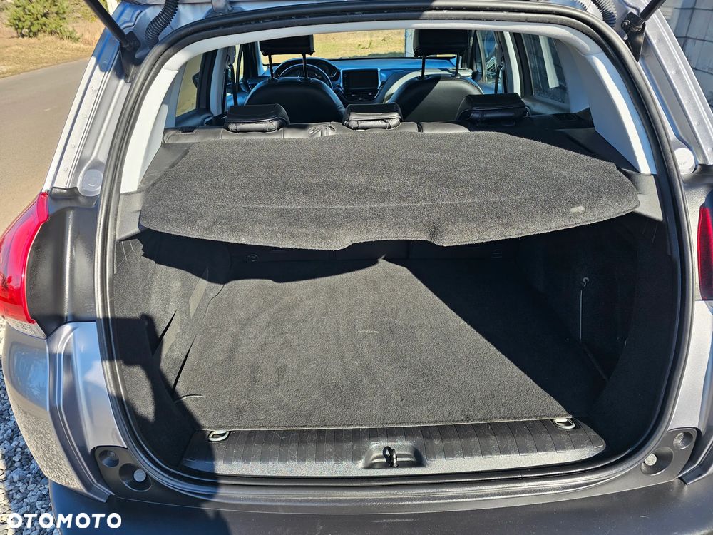 Peugeot 2008 1.2 Pure Tech Style S&S - 12