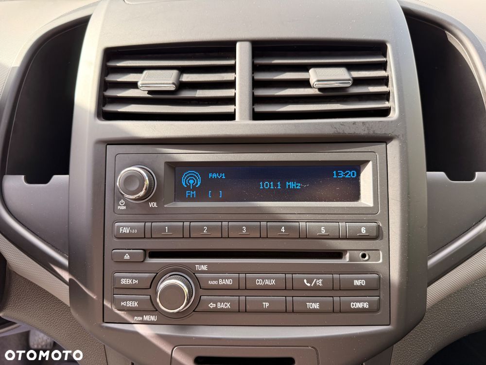 Chevrolet Aveo 1.2 LS - 16