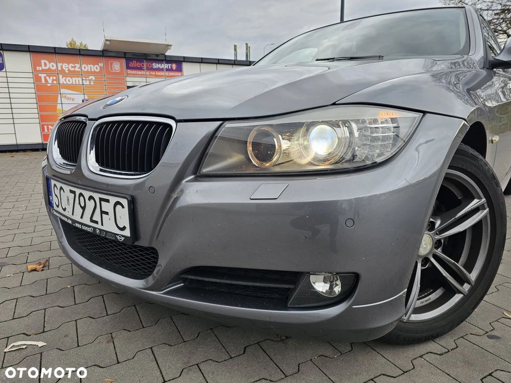 BMW 3 Series 2009 photo 2