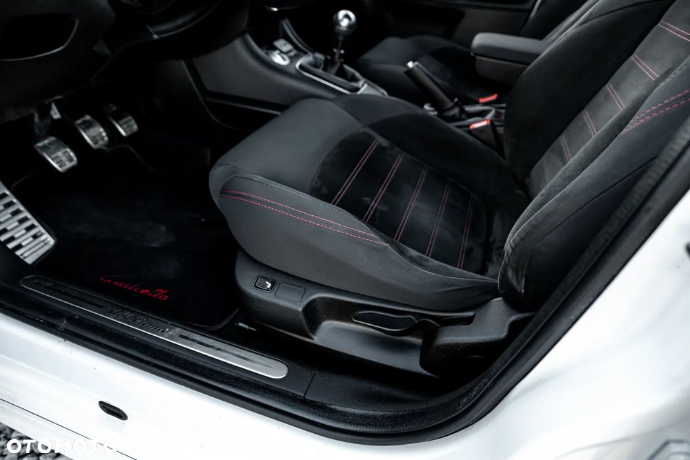 Alfa Romeo Giulietta 1.4 TB 16V Business - 18