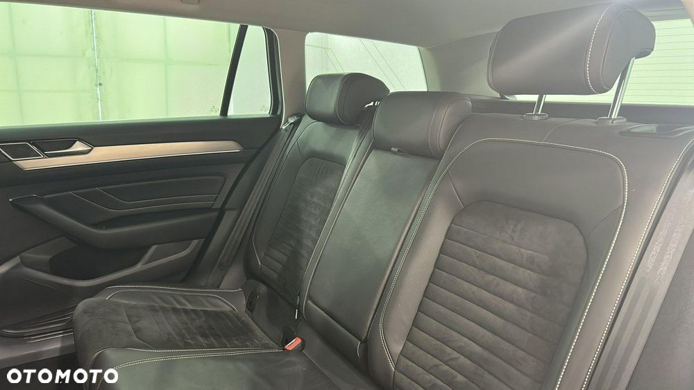 Volkswagen Passat 2.0 TDI Elegance DSG - 12