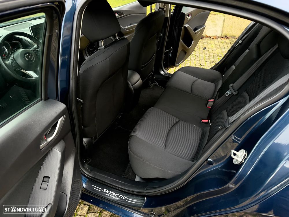 Mazda 3 1.5 Sky-D Excellence Navi - 22
