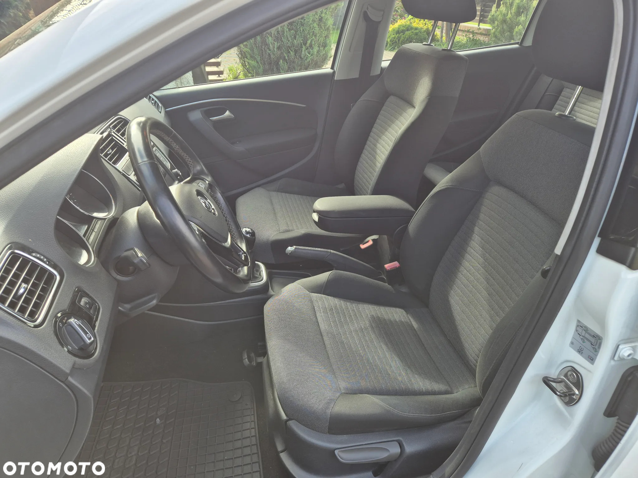 Volkswagen Polo 1.2 TSI MATCH - 7