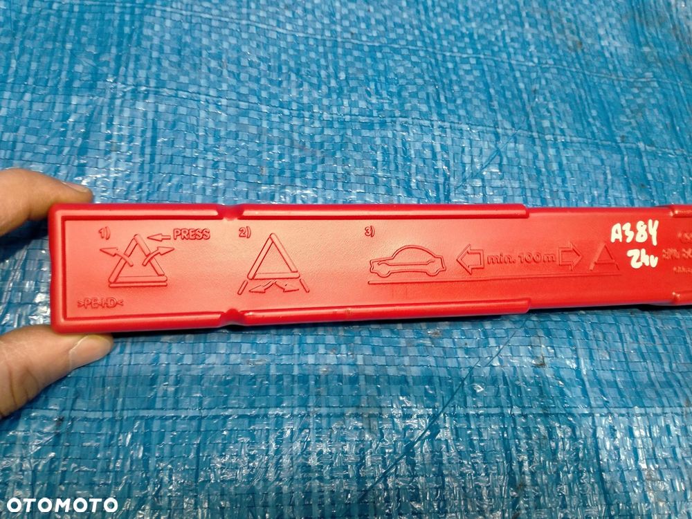 ZESTAW TROJKAT OSTRZEGAWCZY AUDI 8K0860251C - 4