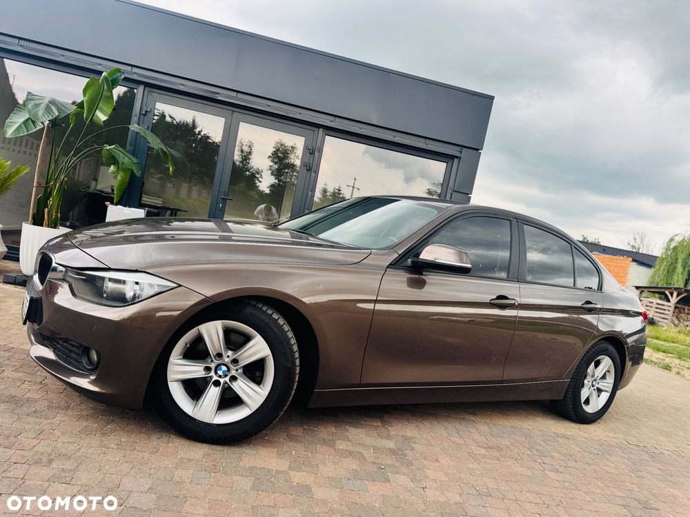 BMW Seria 3 316d DPF Edition Exclusive - 27