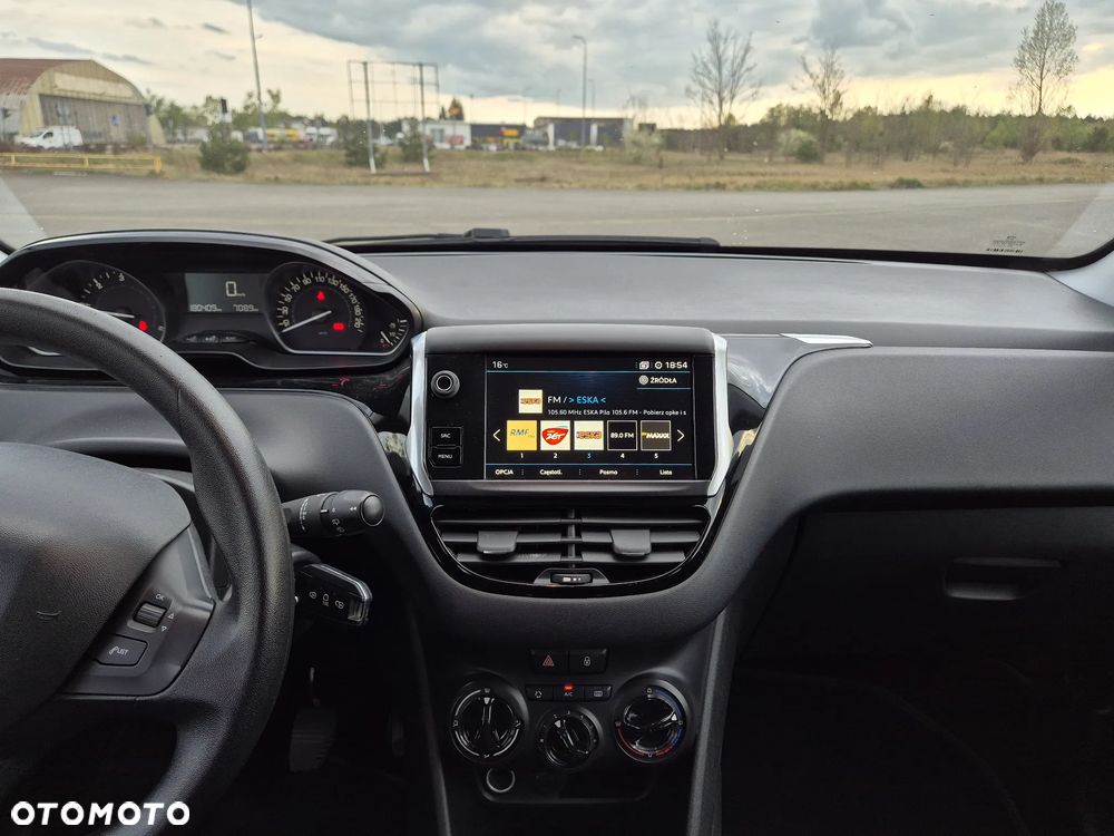 Peugeot 208 - 19