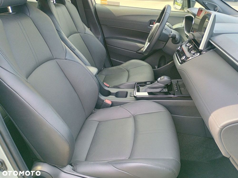 Toyota Corolla Cross - 12