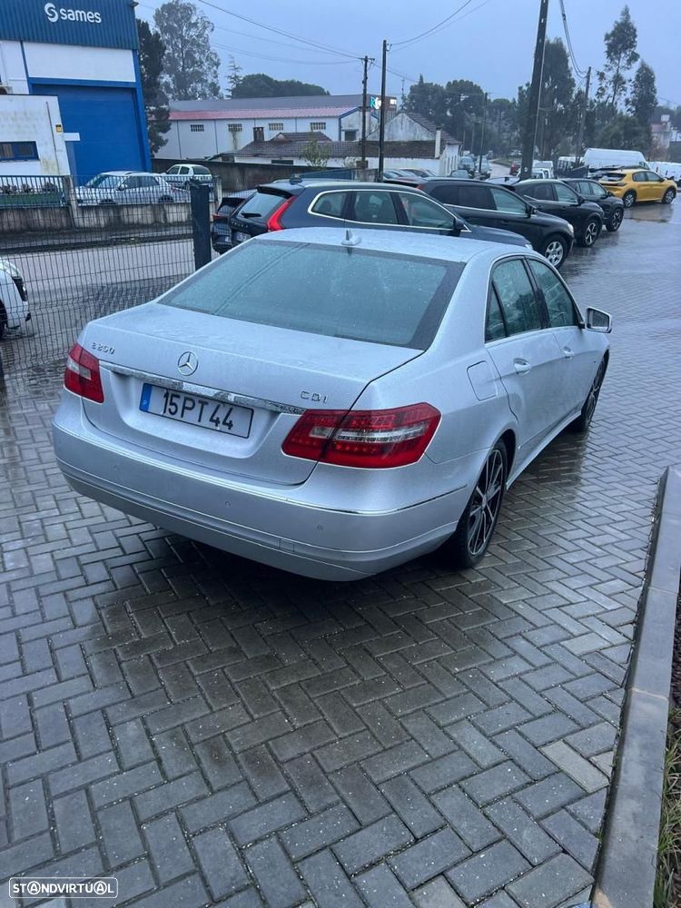 Mercedes-Benz E 250 BlueTEC Avantgarde Auto. - 2