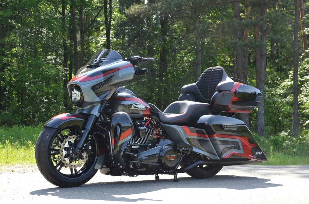 Harley-Davidson Touring Street Glide - 31