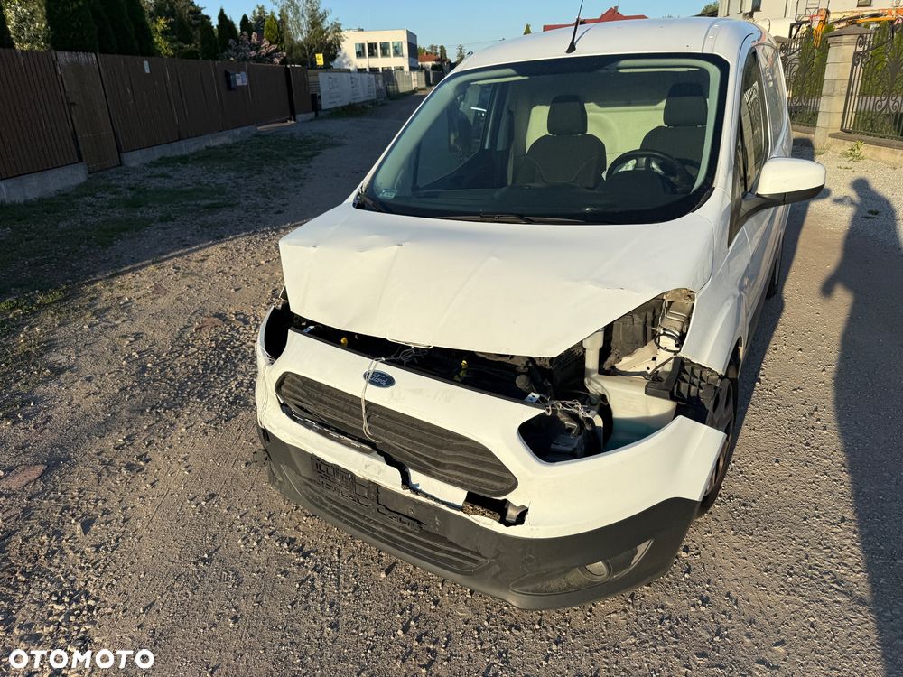 Ford Transit Courier - 9