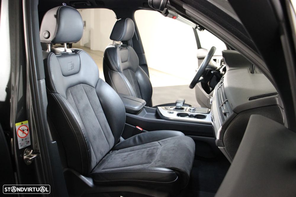 Audi Q7 3.0 TDI quattro S-line Tiptronic 7L - 14