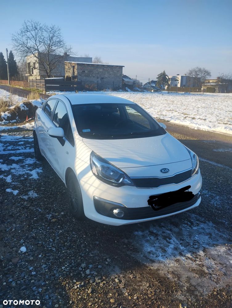Kia Rio 1.2 L - 1