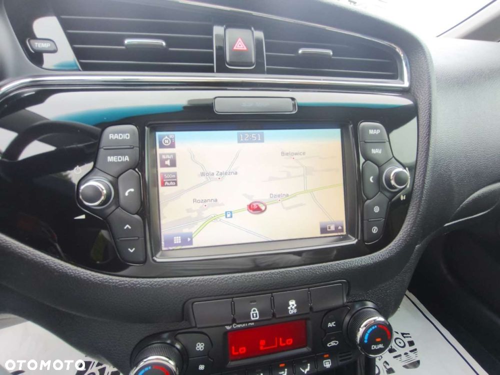 Kia Ceed - 10