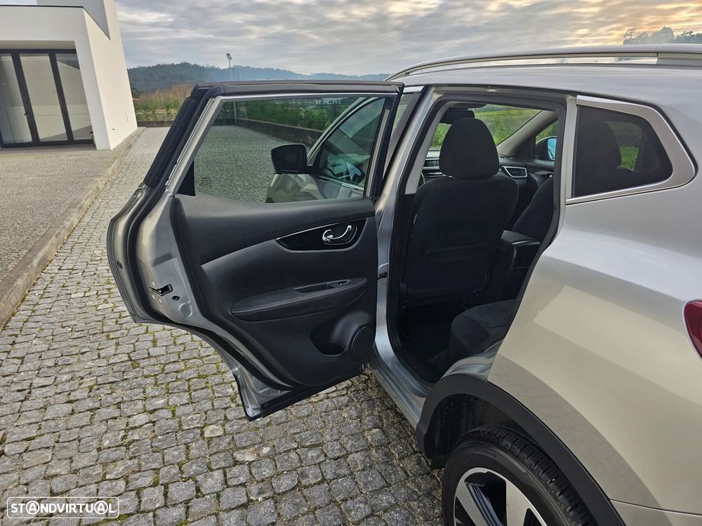 Nissan Qashqai 1.5 dCi N-Connecta 18 - 15