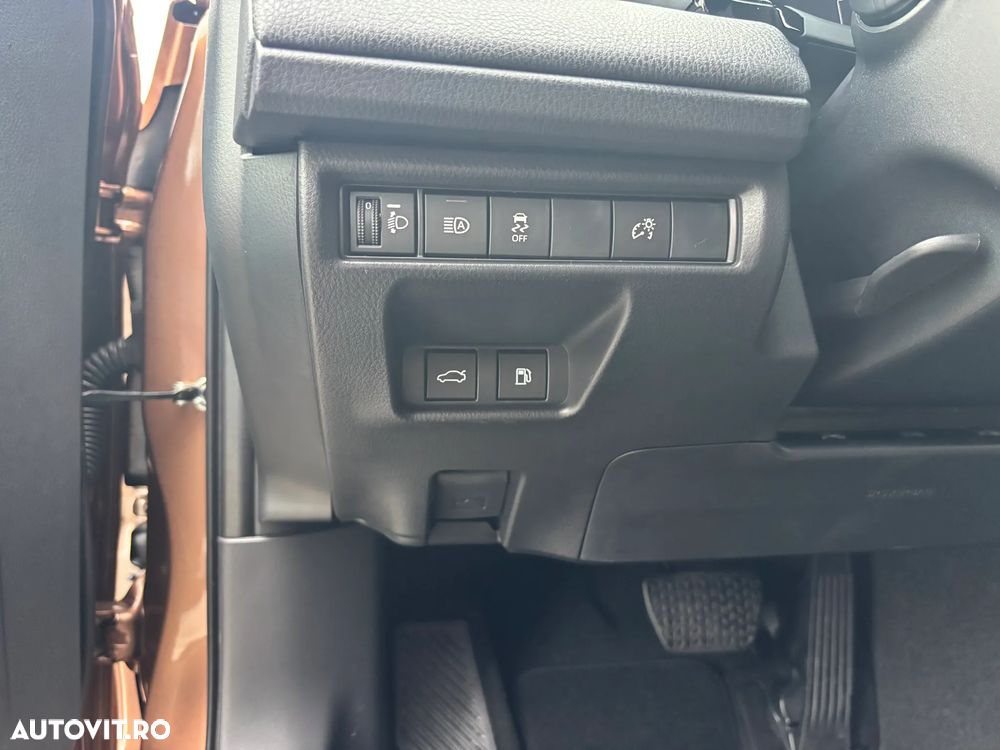 Toyota Camry 2.5 HEV Comfort - 21