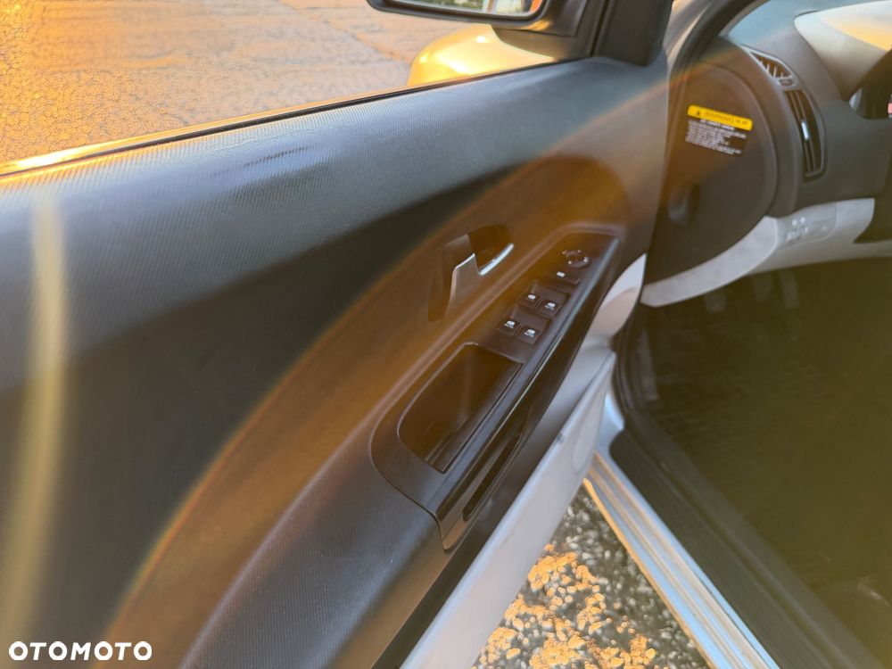 Kia Ceed 2.0 crdi Optimum + - 11