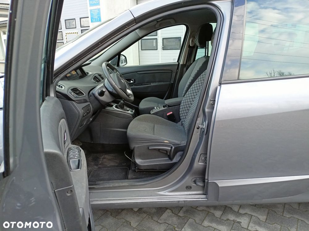 Renault Scenic - 8