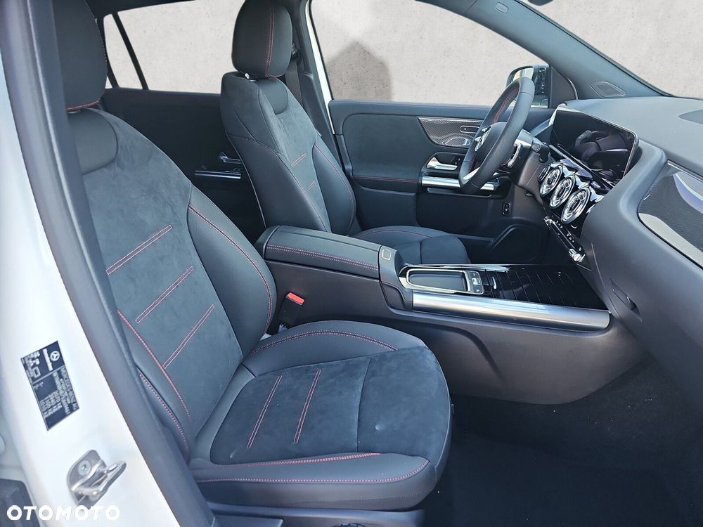 Mercedes-Benz GLA - 15