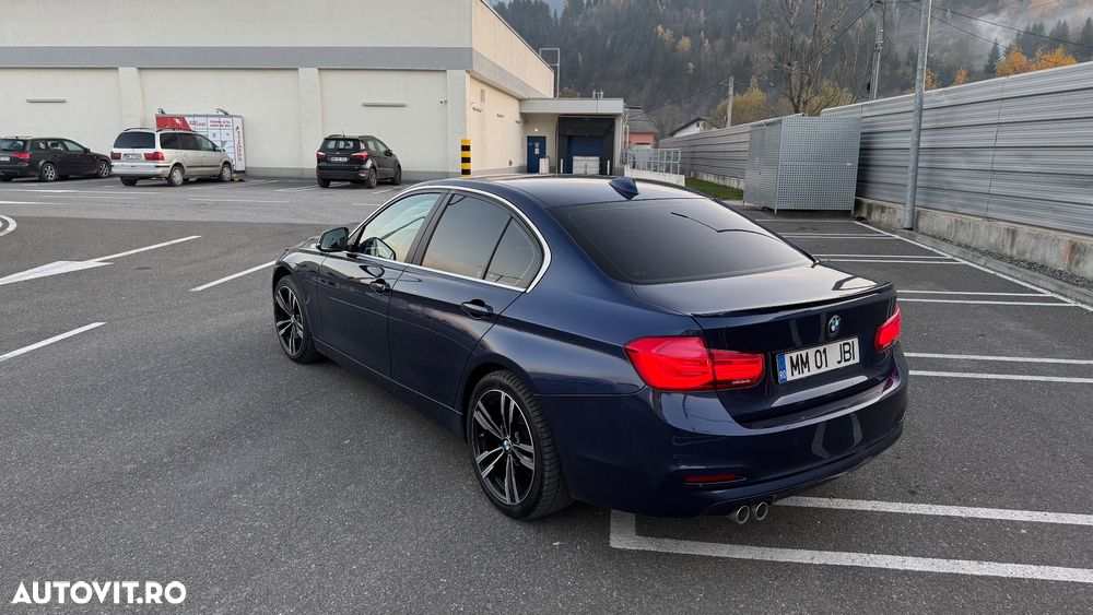 BMW Seria 3 320d Sport Line - 10