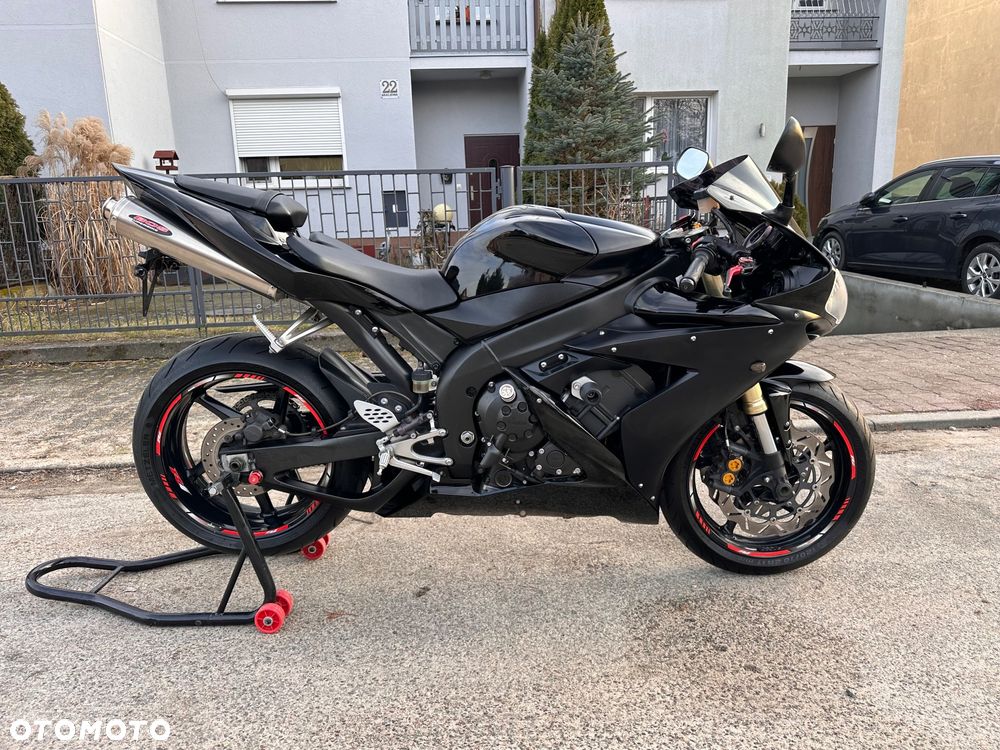 Yamaha R1 - 1
