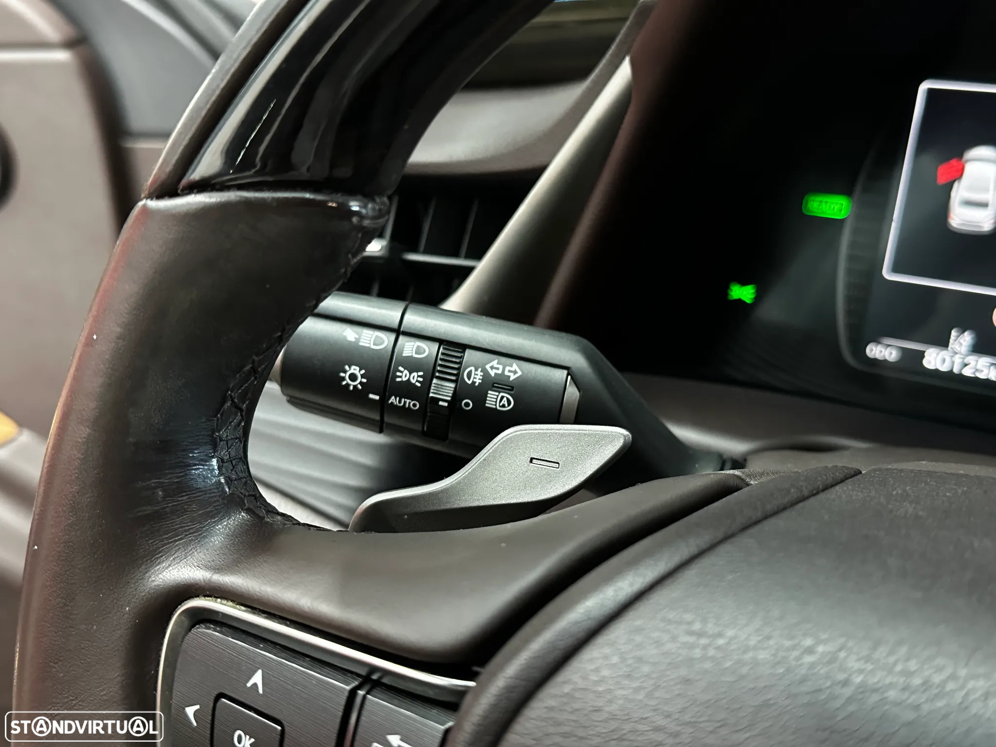 Lexus ES 300h Executive+ - 22