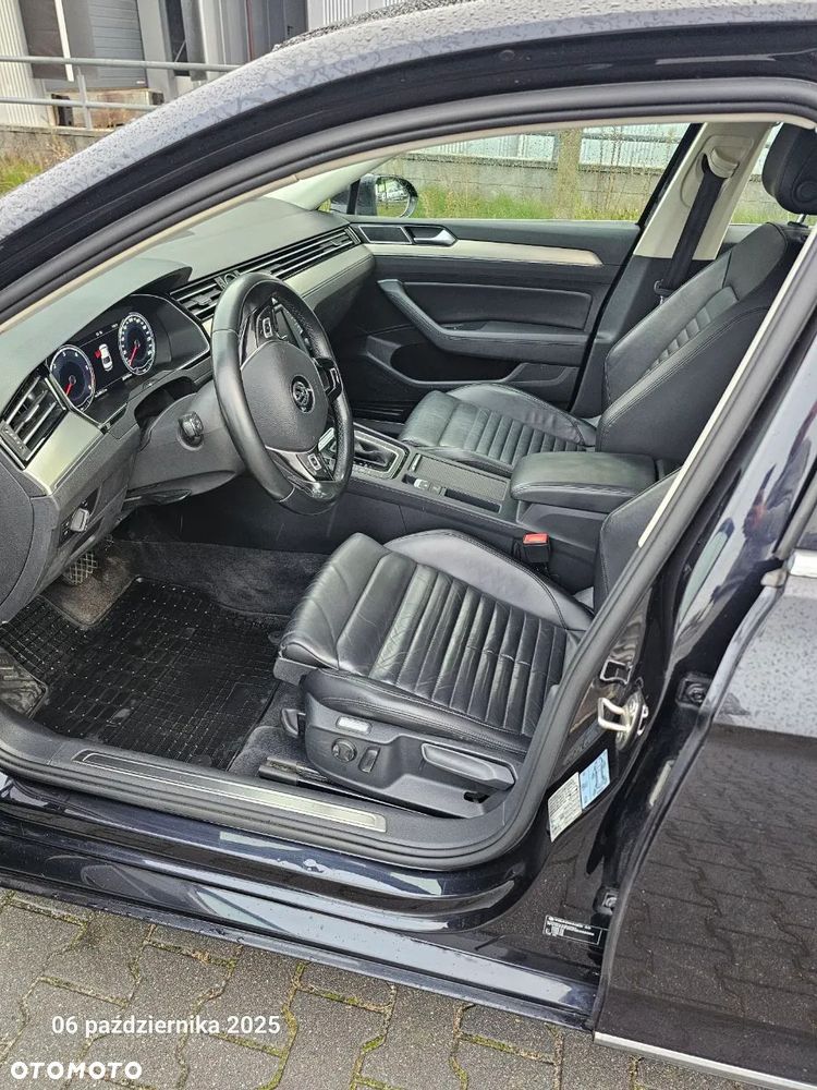 Volkswagen Passat 2.0 TDI Bi-Turbo BMT 4Mot Highline DSG - 24