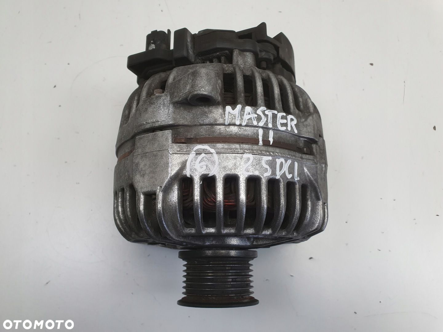 Renault Master II 2.5 DCI ALTERNATOR 0124525044 150A bosch - 7