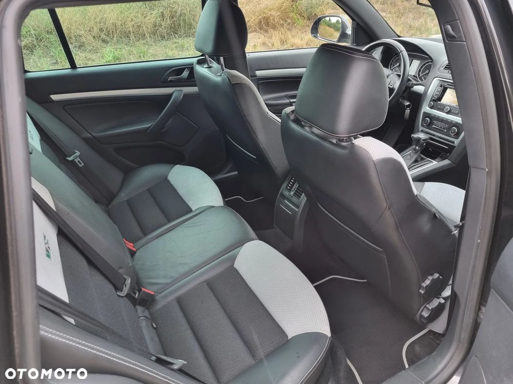 Skoda Octavia 2.0 TDI DPF RS DSG - 16