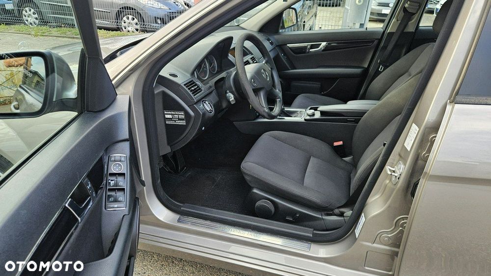 Mercedes-Benz Klasa C 220 CDI Classic - 20
