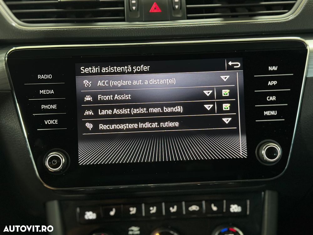 Skoda Superb 2.0 TDI DSG Ambition - 30