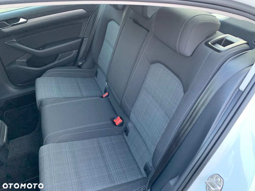 Volkswagen Passat 2.0 TDI EVO Business DSG - 15