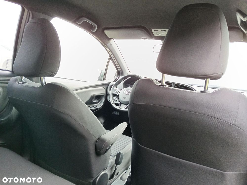 Toyota Yaris - 12