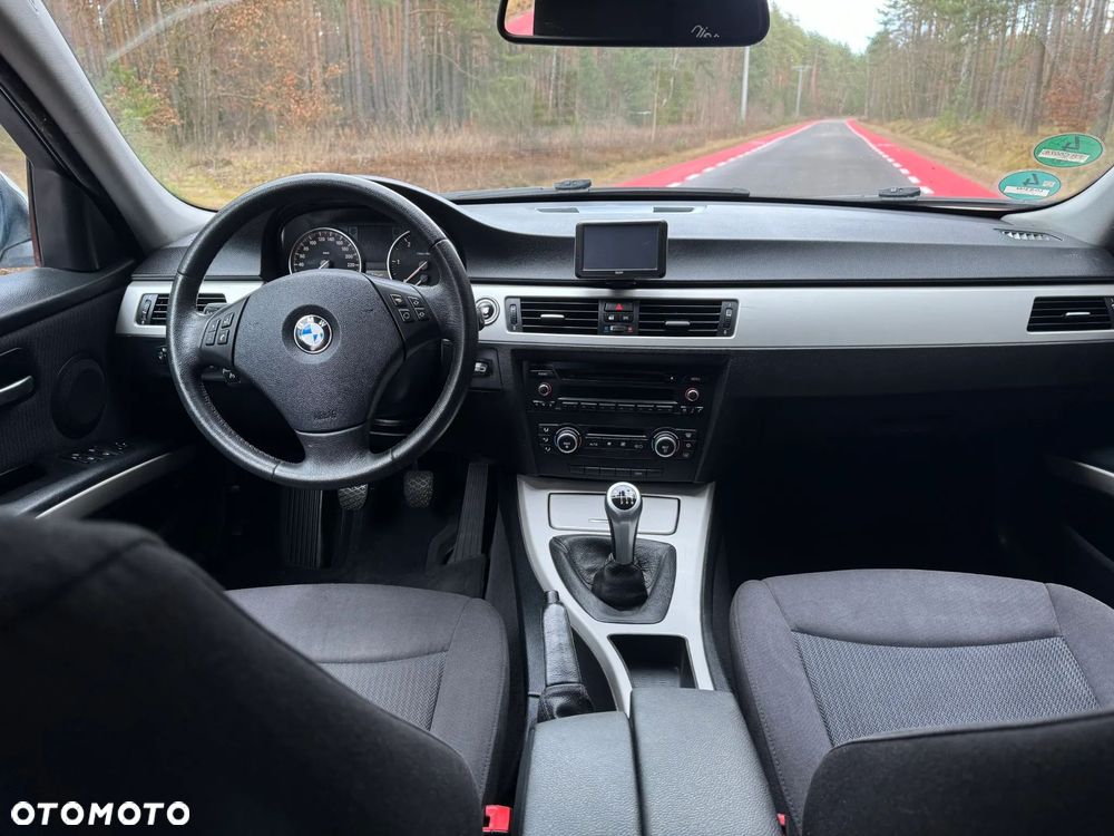 BMW Seria 3 318d DPF - 10