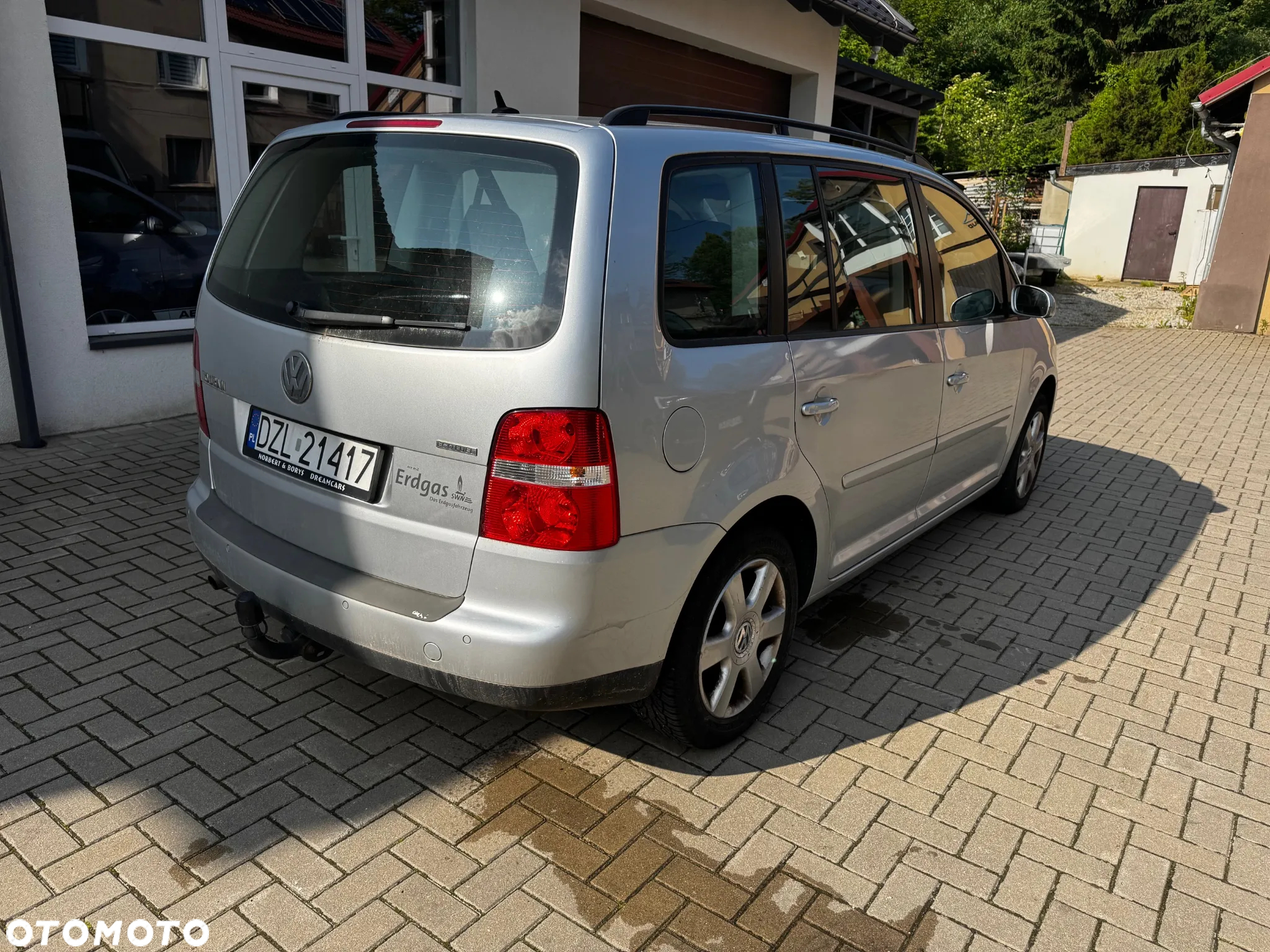 Volkswagen Touran 2.0 EcoFuel Highline - 11