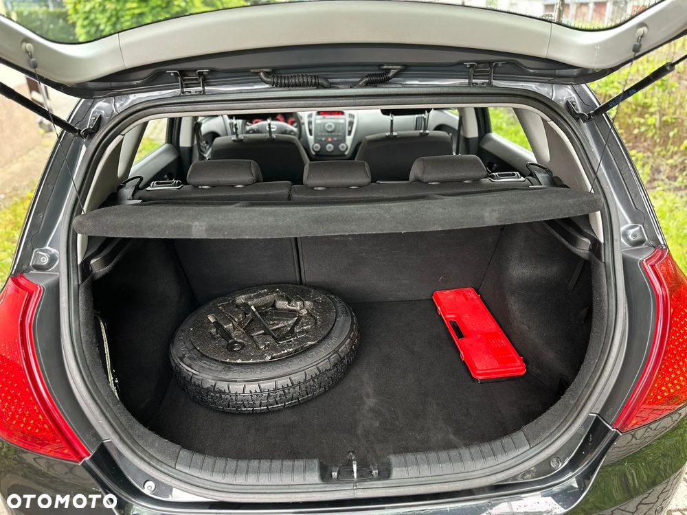 Kia Ceed - 23