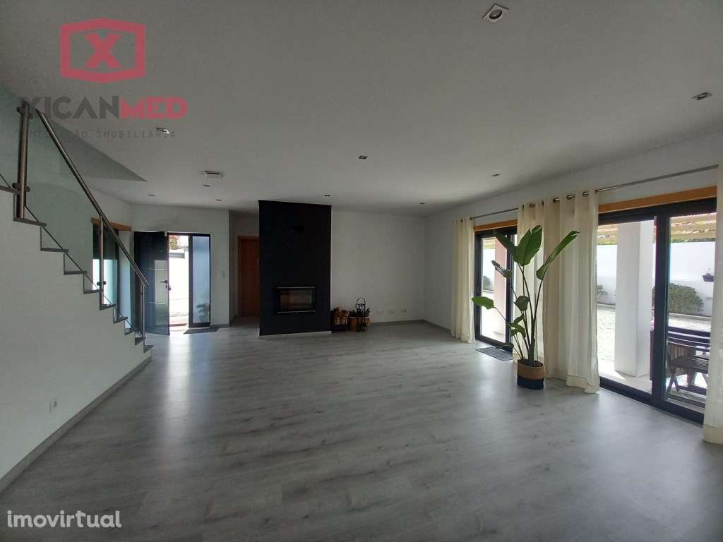 Moradia Independente: Refúgio entre a Aldeia e o Mar - Grande imagem: 3/18