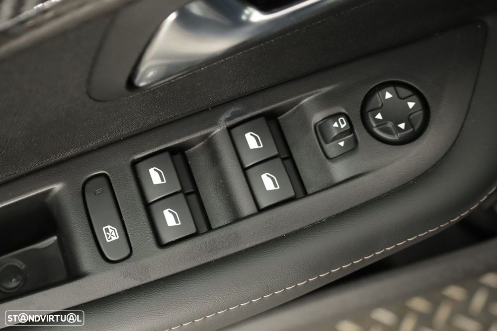 Peugeot 208 1.2 PureTech Allure - 19