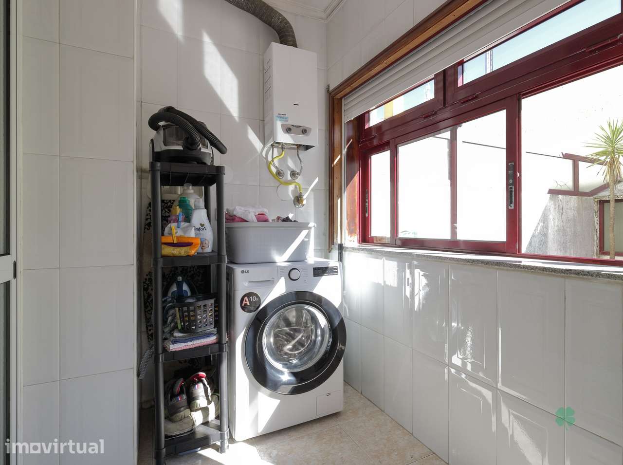 Apartamento T2 para Venda com boas áreas, terraço e garagem fechada! - Grande imagem: 5/14