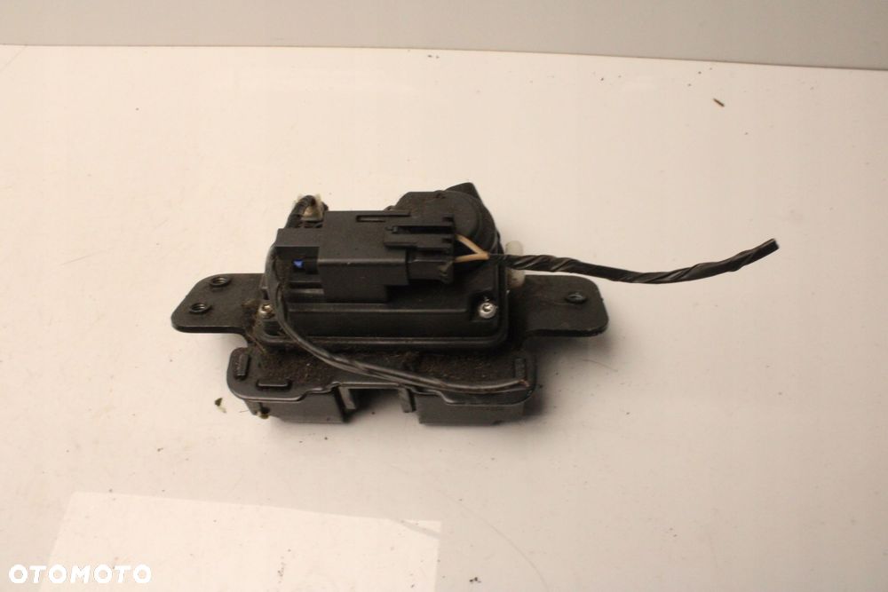 JEEP COMPASS I 06R- ZAMEK KLAPY BAGAŻNIKA TYŁ - 3