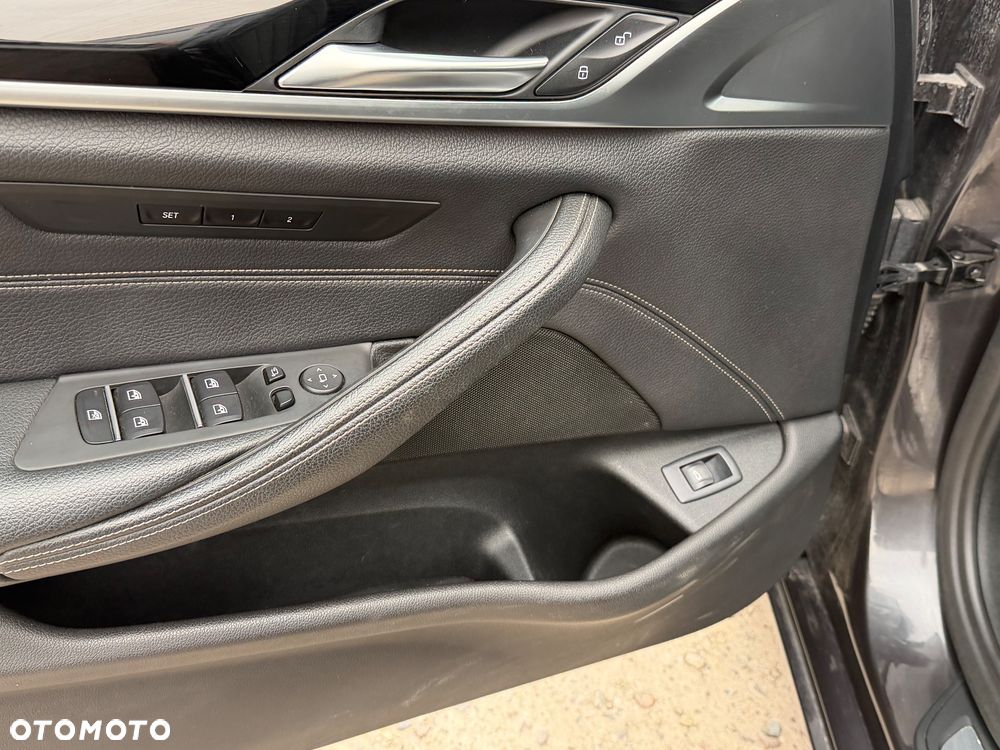 BMW Seria 5 520d M Sport Edition - 19