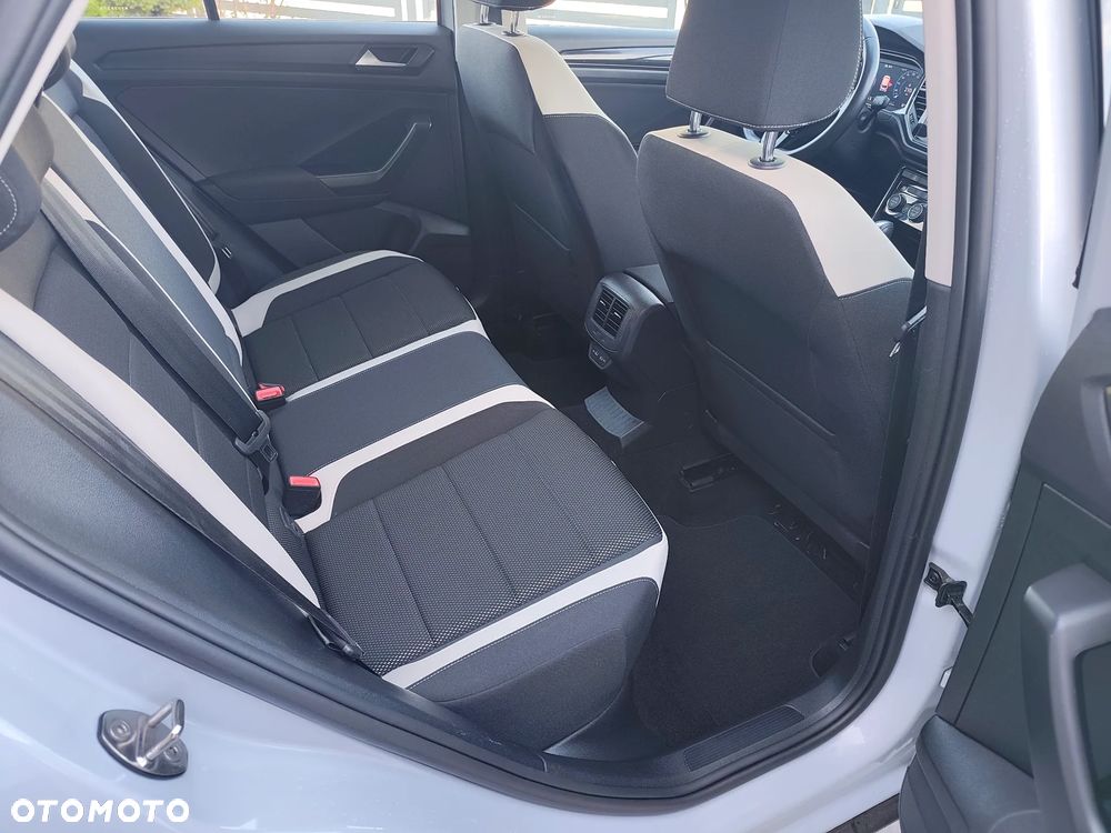 Volkswagen T-Roc - 9