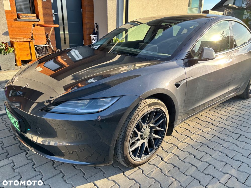Tesla Model 3 AWD - 1