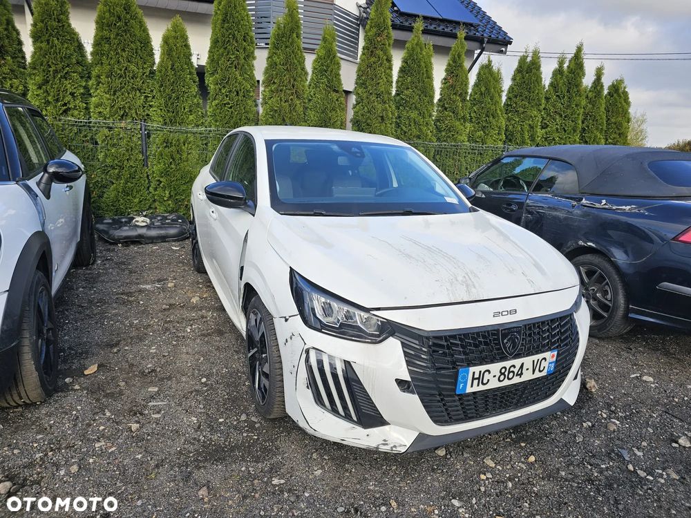 Peugeot 208 - 10