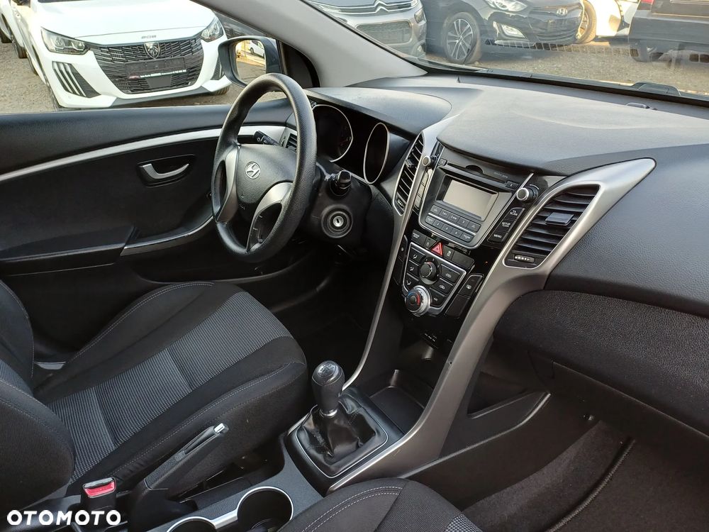 Hyundai i30 1.4 Classic + - 12