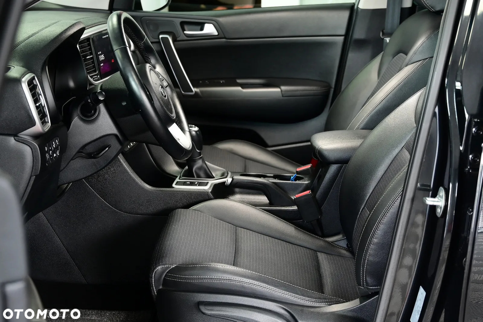 Kia Sportage 1.6 CRDI Black Edition 2WD - 19